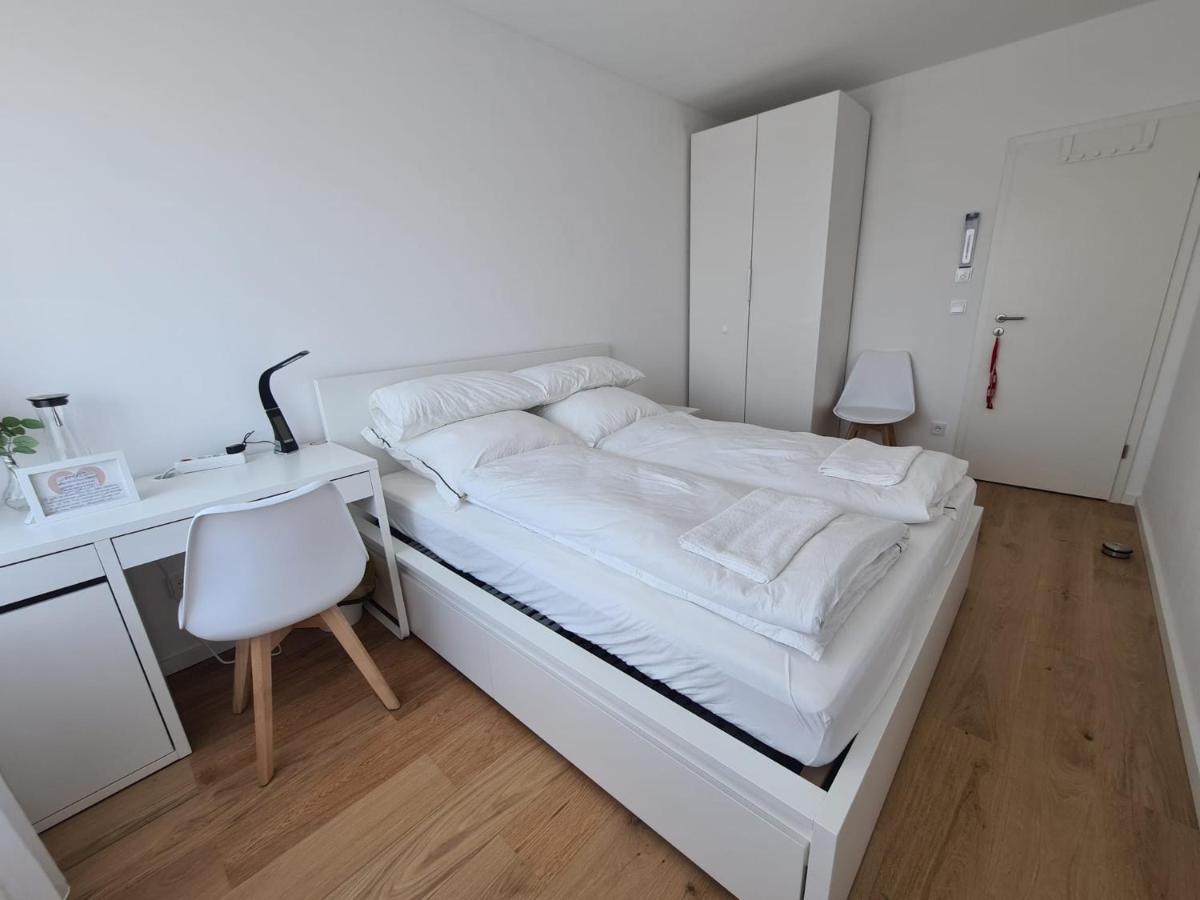Private Room Near Hannover Fair Exterior photo